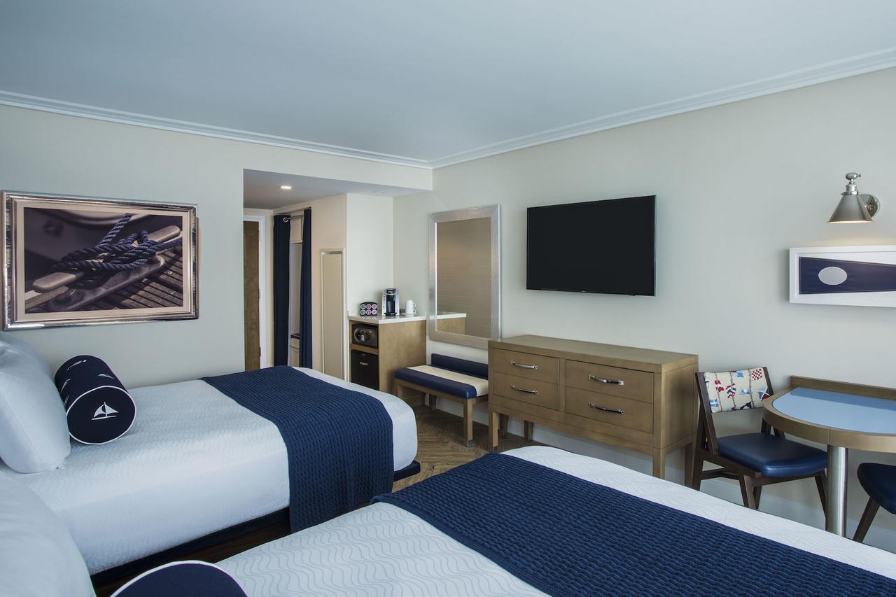 Hutchinson Shores Resort & Spa Дженсън Бийч Екстериор снимка