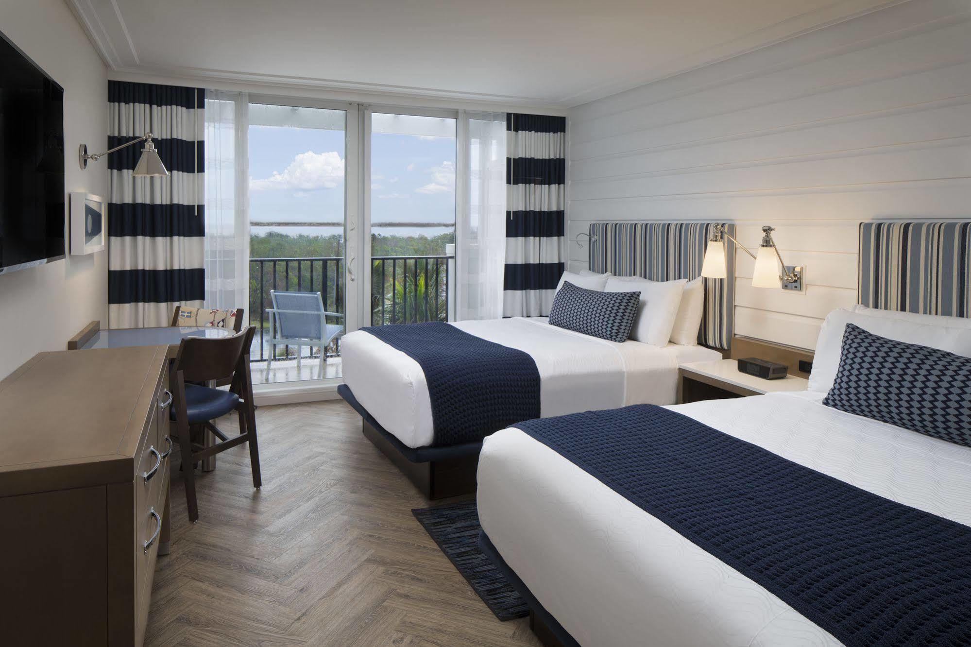 Hutchinson Shores Resort & Spa Дженсън Бийч Екстериор снимка
