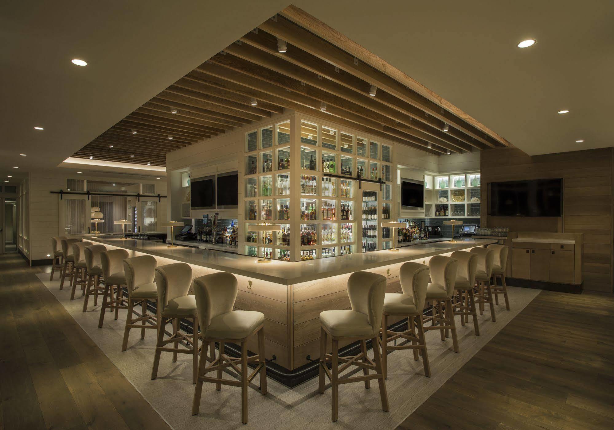 Hutchinson Shores Resort & Spa Дженсън Бийч Екстериор снимка