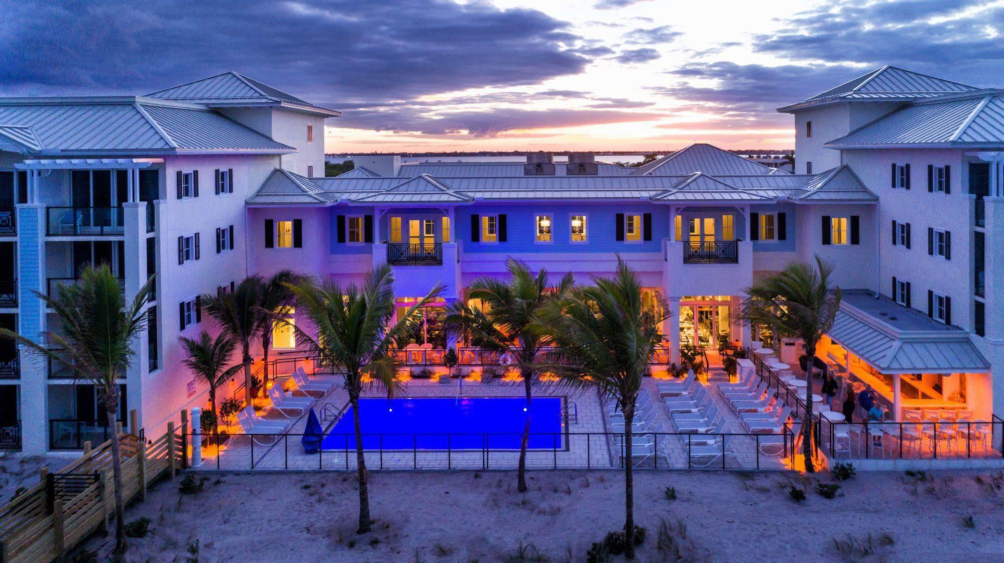 Hutchinson Shores Resort & Spa Дженсън Бийч Екстериор снимка